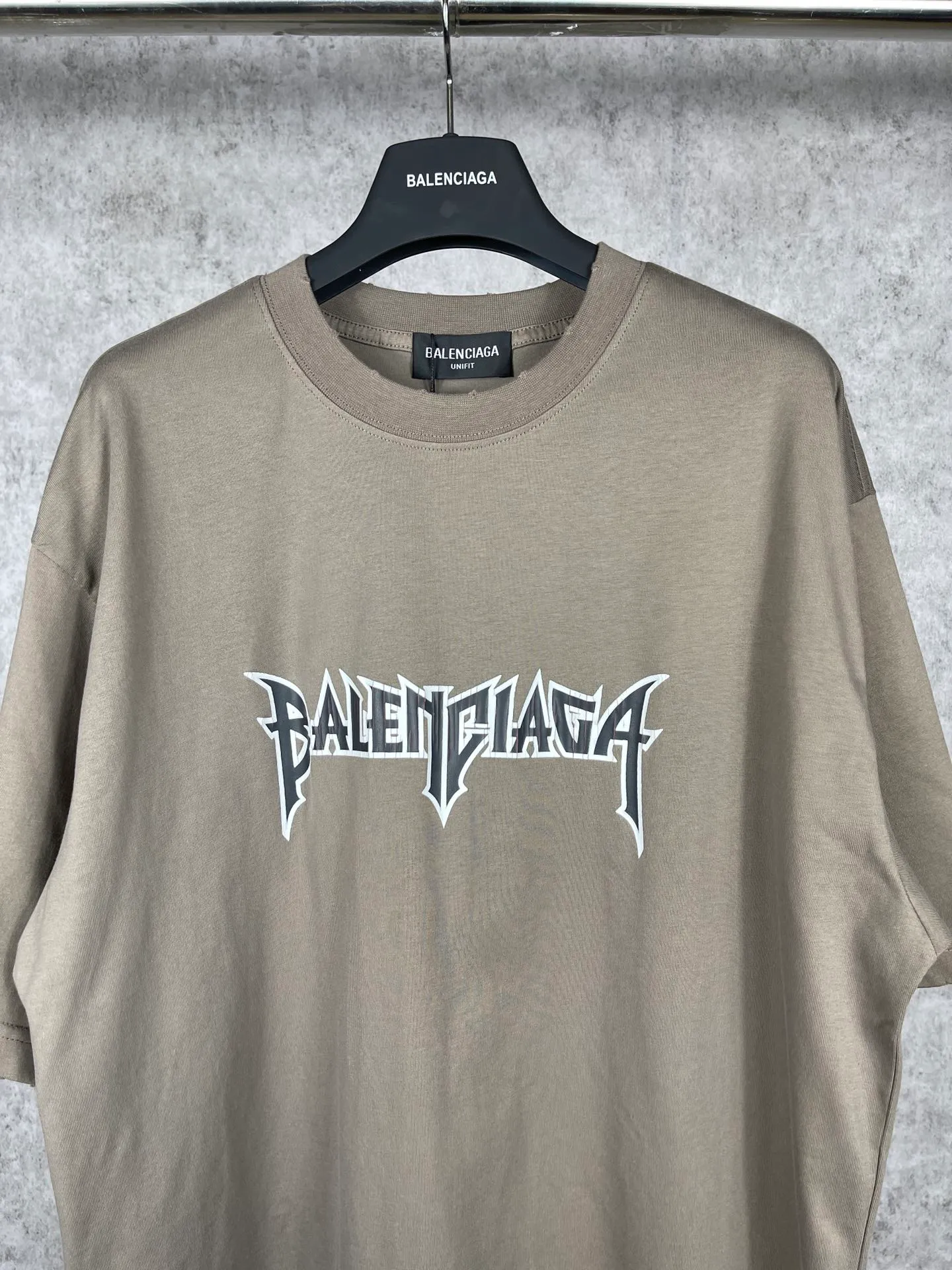 【 . Quality】 BALENCI*GA/ . T . . ZP . 260 ， . ， ，。 。Classic ， ， ， 。 ZP， ， 。 ， ， OS . Same Style ：BL 223011 ：Black. Gray. Size：XS S M L